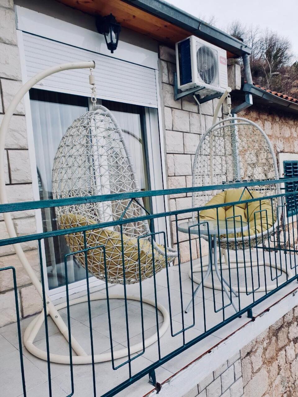 Apartments "Old House Pajovic" ヴィルパザル エクステリア 写真