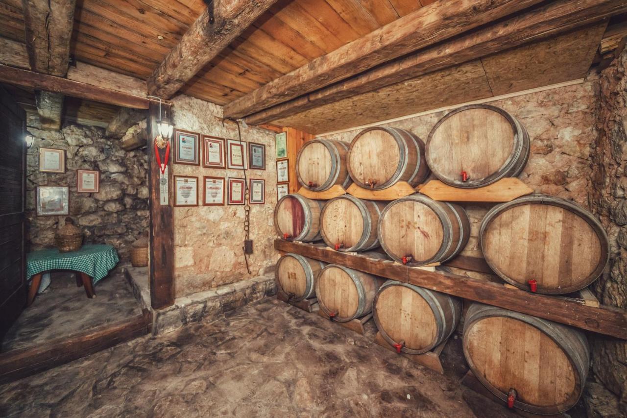 Apartments "Old House Pajovic" ヴィルパザル エクステリア 写真