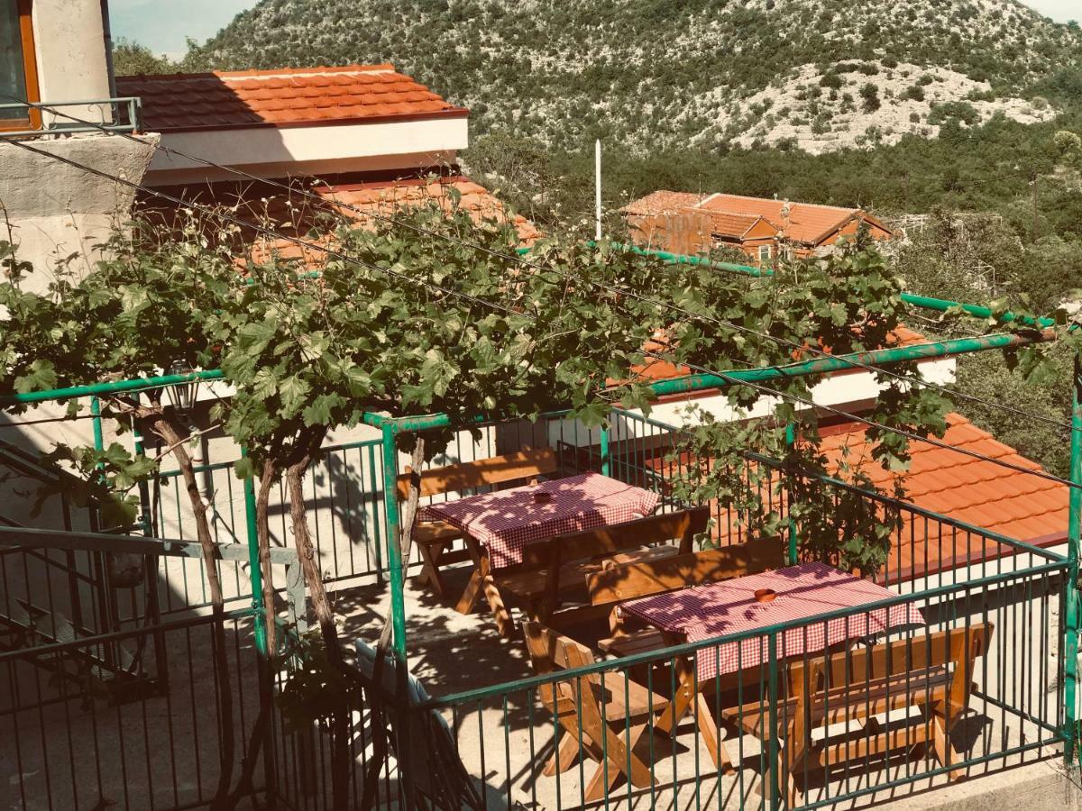 Apartments "Old House Pajovic" ヴィルパザル エクステリア 写真