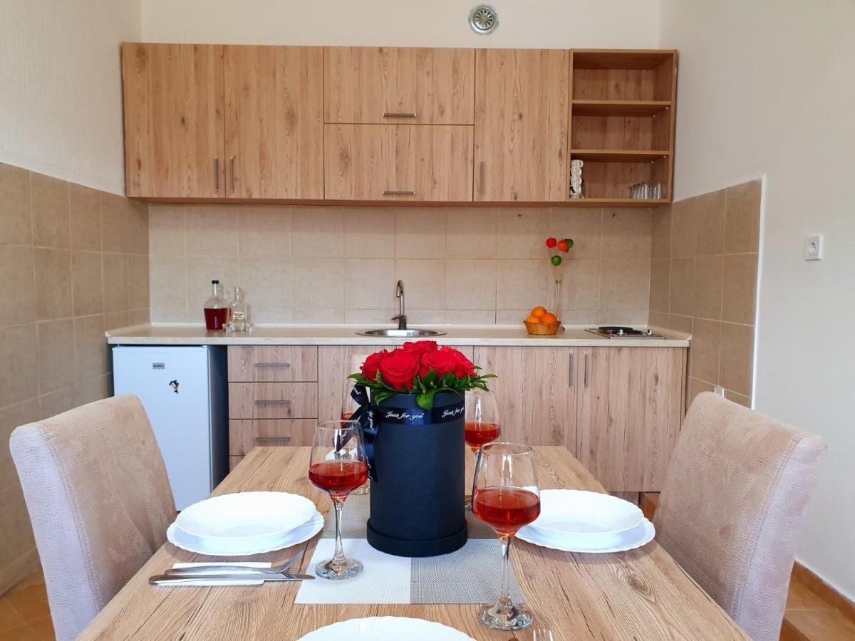 Apartments "Old House Pajovic" ヴィルパザル エクステリア 写真